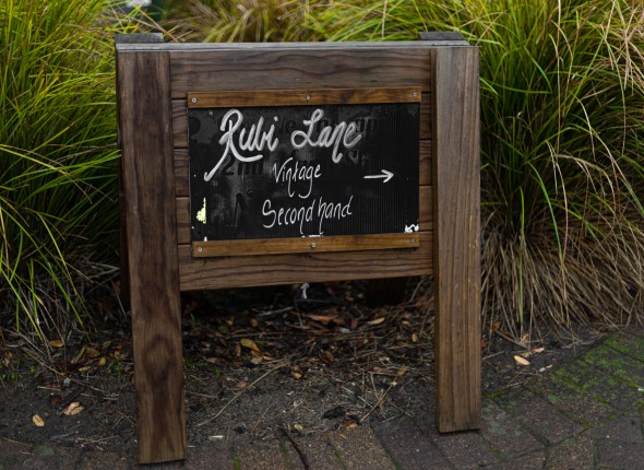 wooden-sign-near-spinifex